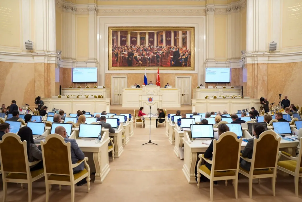 Новый состав Заксобрания Санкт-Петербурга будет курировать ключевые региональные вопросы и кадровые перестановки.