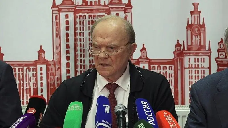 Лидер КПРФ призвал сменить курс, заявив, что сохранение текущего направления углубит экономическое и технологическое отставание России, а рост тарифов и социальные потрясения коснутся граждан.