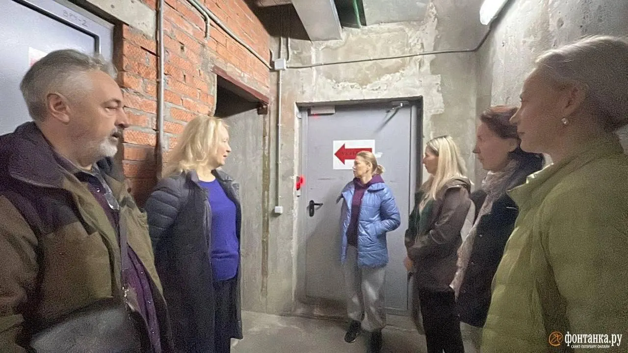 Во время учений смоделировали падение беспилотника, возгорание крыши жилого дома, повреждение кабелей и отключение электроэнергии; проверили работу служб и эвакуацию персонала и детей.