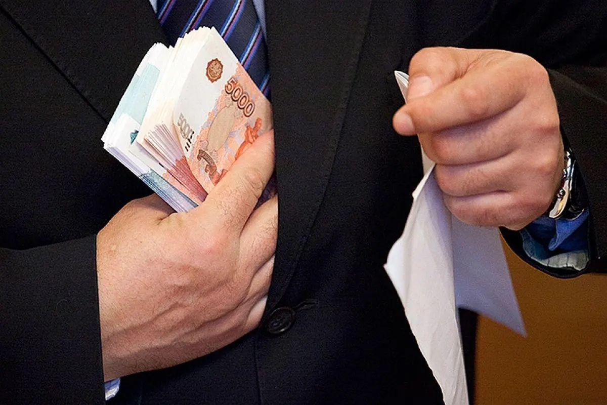 В отрасли обсуждают прекращение госфинансирования сценариев, где силовики замешаны в коррупционных схемах, а также проектов о маньяках. Официальных разъяснений пока нет; позицию высказывает устно отраслевой союз.