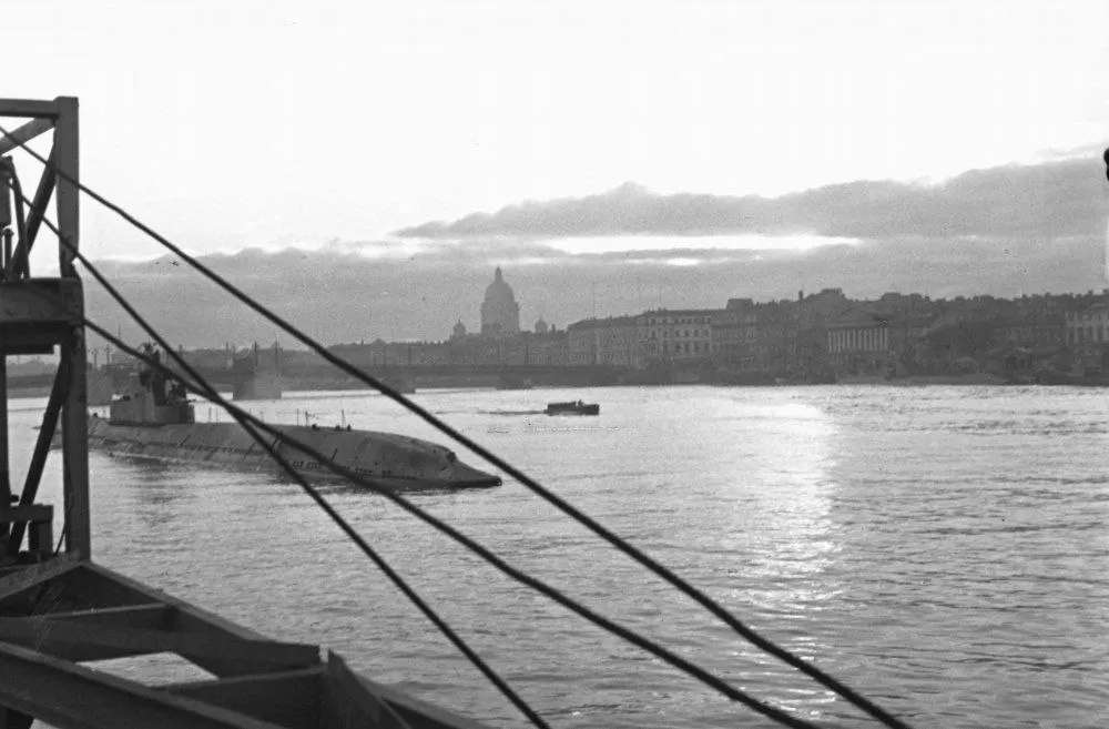 Выдержки дневников свидетелей блокады Ленинграда выходят спустя 85 лет, рассказывая о юности и подвигах жителей города.