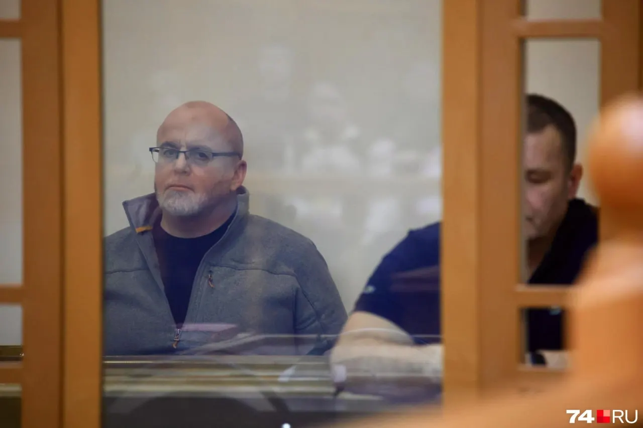 Защитники Ивана Курпишева и Александра Штингера подали апелляцию в суд Санкт-Петербурга по делу об убийстве Владимира Кирсанова. В январе Челябинский областной суд оправдал одного подсудимого и признал виновным другого; в марте последнему назначили 11 лет лишения свободы и выплату вдове.
