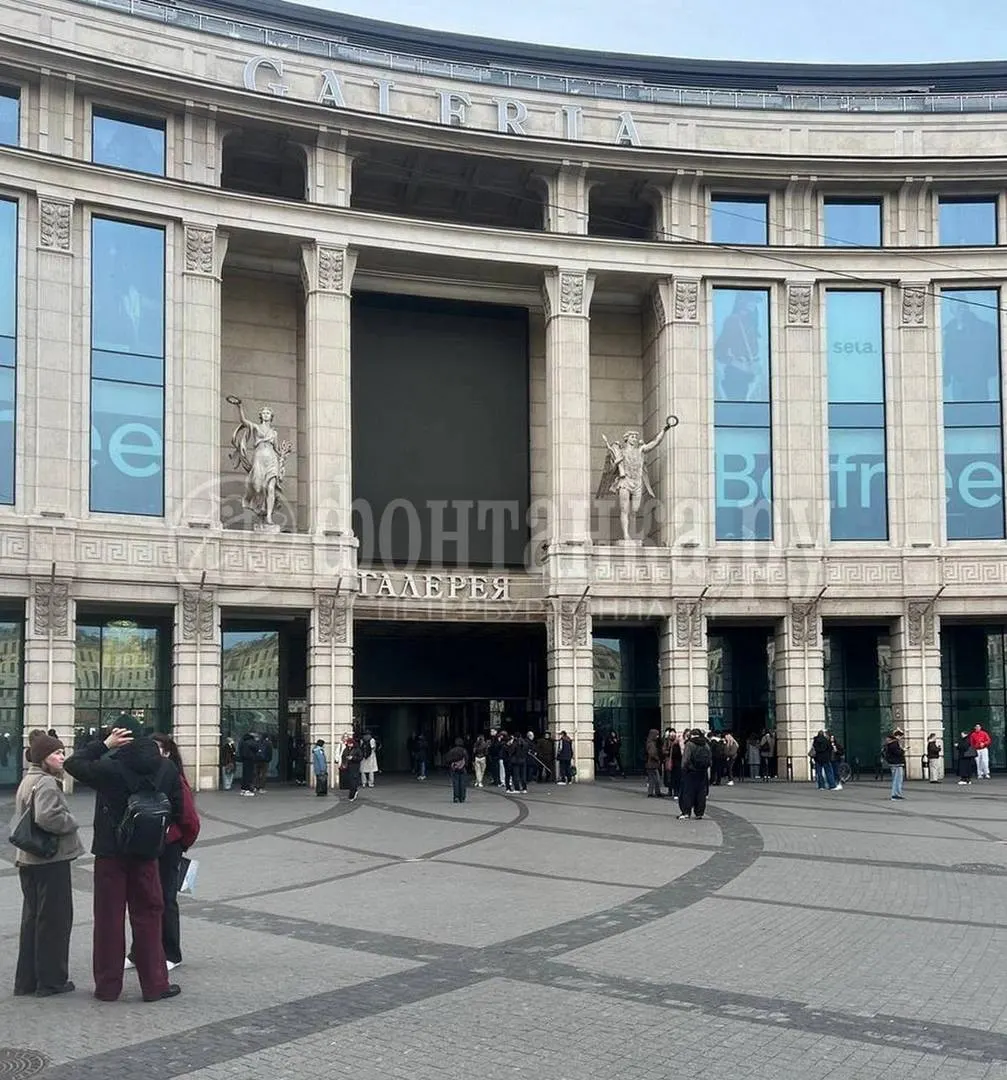 В ТРЦ на Лиговском проспекте произошла остановка подачи электроэнергии; точные сроки восстановления пока неизвестны.