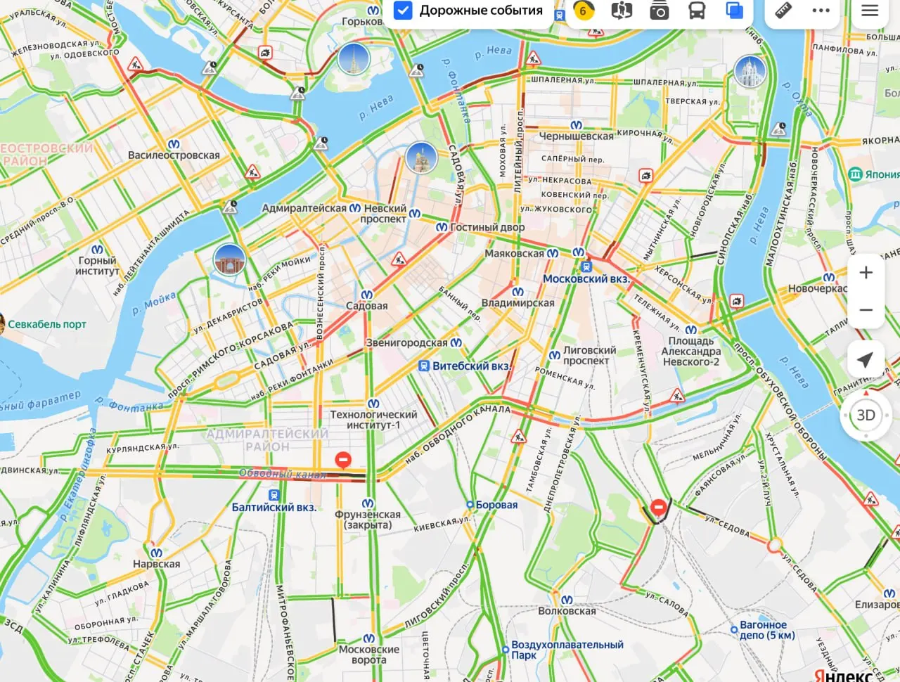 В Санкт-Петербурге фиксируются крупные пробки, полиция усиливает присутствие на улицах и фиксируются жалобы на сбои в интернет-сервисах.