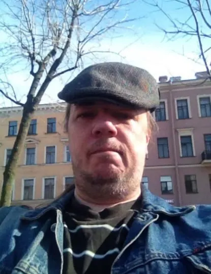 Дзержинский районный суд Санкт-Петербурга арестовал автора оппозиционного телеграм-канала на два месяца по обвинению в публичном оправдании терроризма (ч. 2 ст. 205.2 УК РФ).