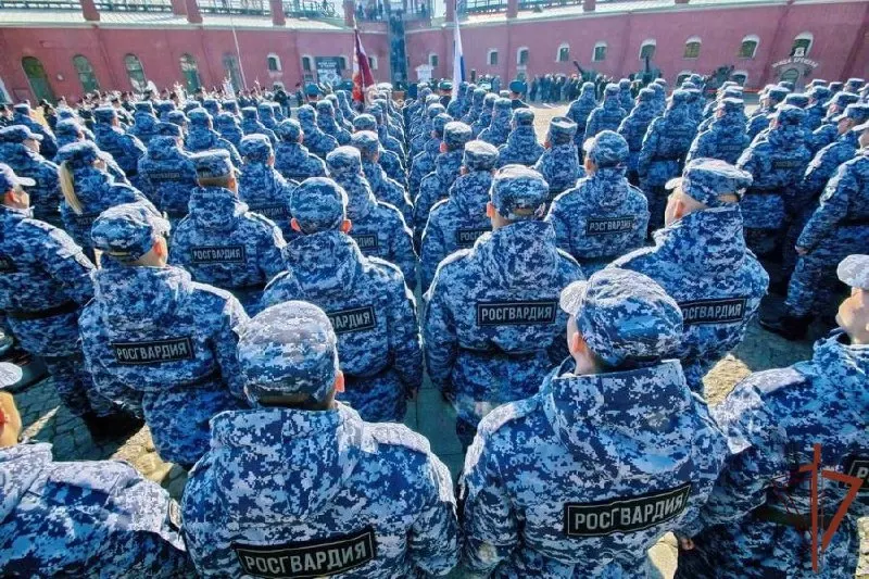 Более 350 призывников из Санкт‑Петербурга и Ленинградской области направят в Росгвардию Северо‑Западного округа; отбор учитывает здоровье и безупречную репутацию.