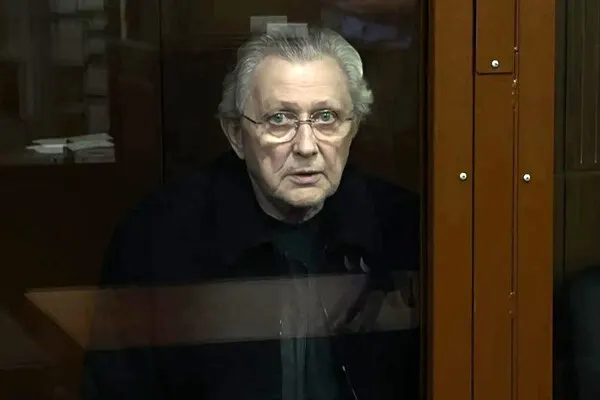 После ареста в июне бизнесмен восстановил доли в нескольких компаниях и передал активы партнёру; обвинения частично сняты, он вернулся в Санкт-Петербург.